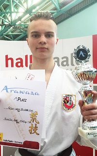 Foto: Alexander Buchheim gewann den 1. Platz im Kumite beim Arawaza-Cup in Halle/Saale, April 2016