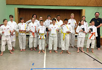 Gruppenfoto: Kinder-Kyu- und Zwischen-Prüfungen, Karate-Dojo Montabaur, November 2018