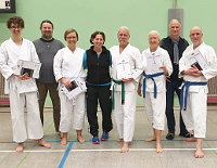 Gruppenfoto: Kyu-Prüfungen Erwachsene, Karate-Dojo Montabaur, November 2022