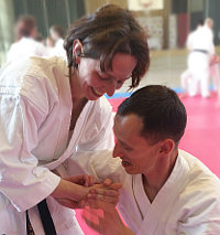 news-karate-kyusho-ralf-arlitt-im-karate-dojo-montabaur-april-2015-partnerarbeit.jpg