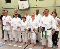 Gruppenfoto: Kyu-Prüfungen Erwachsene, Karate-Dojo Montabaur, Dezember 2017